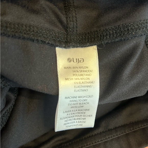 Lija Capri Athletic Leggings Size Large. - Picture 8 of 9